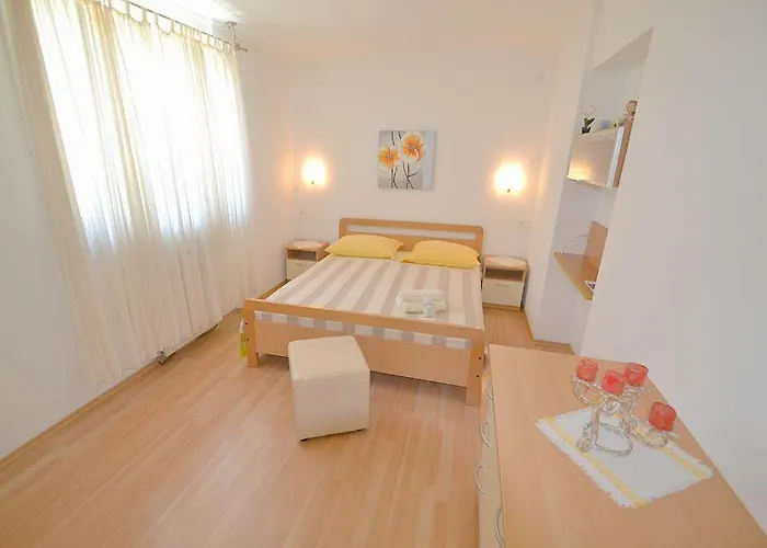 With A Parking Space Novigrad - 7054 Appartement